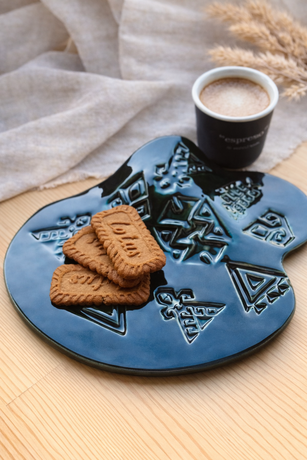 Wave 1 - Ceramic Serving Piece