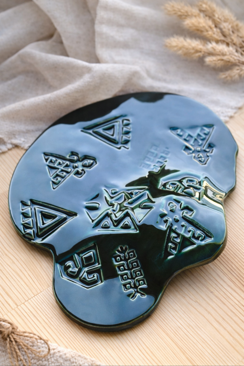 Wave 1 - Ceramic Serving Piece